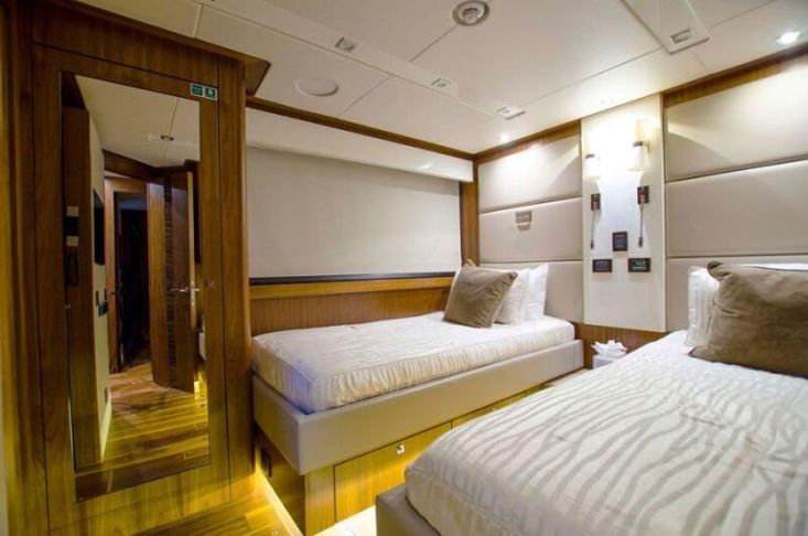 2015 Sunseeker Sport Yacht - Image 11