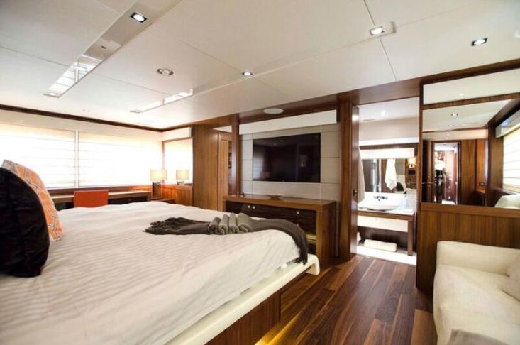 2015 Sunseeker Sport Yacht - Image 13